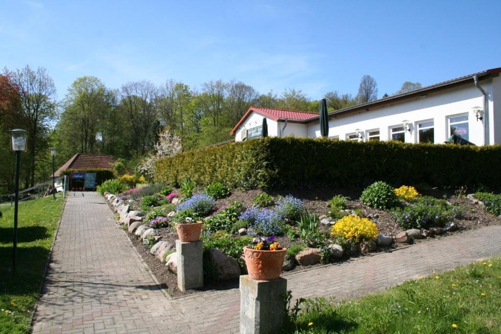 Zum Schlossgarten Ralswiek Exterior photo